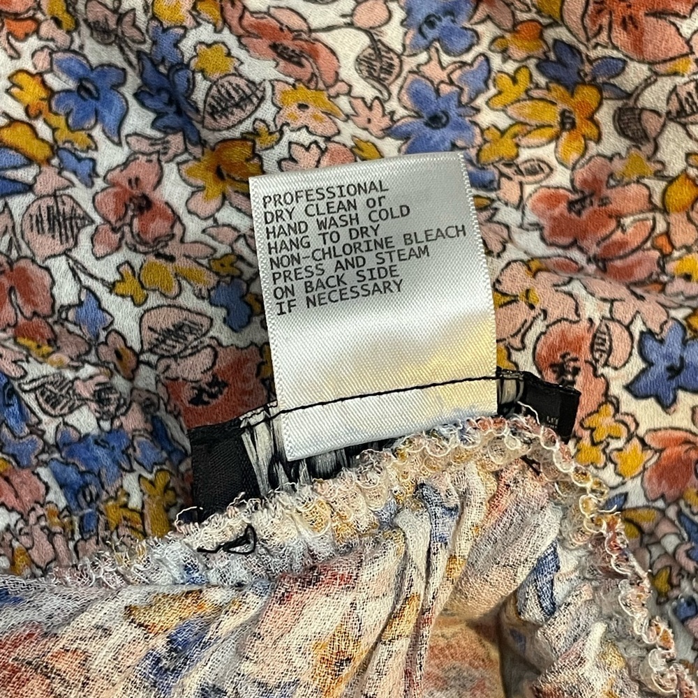 Rachel Zoe Multicolor Floral 2 Piece Dress, with bell sleeves. Light & Flowing - Picture 14 of 16